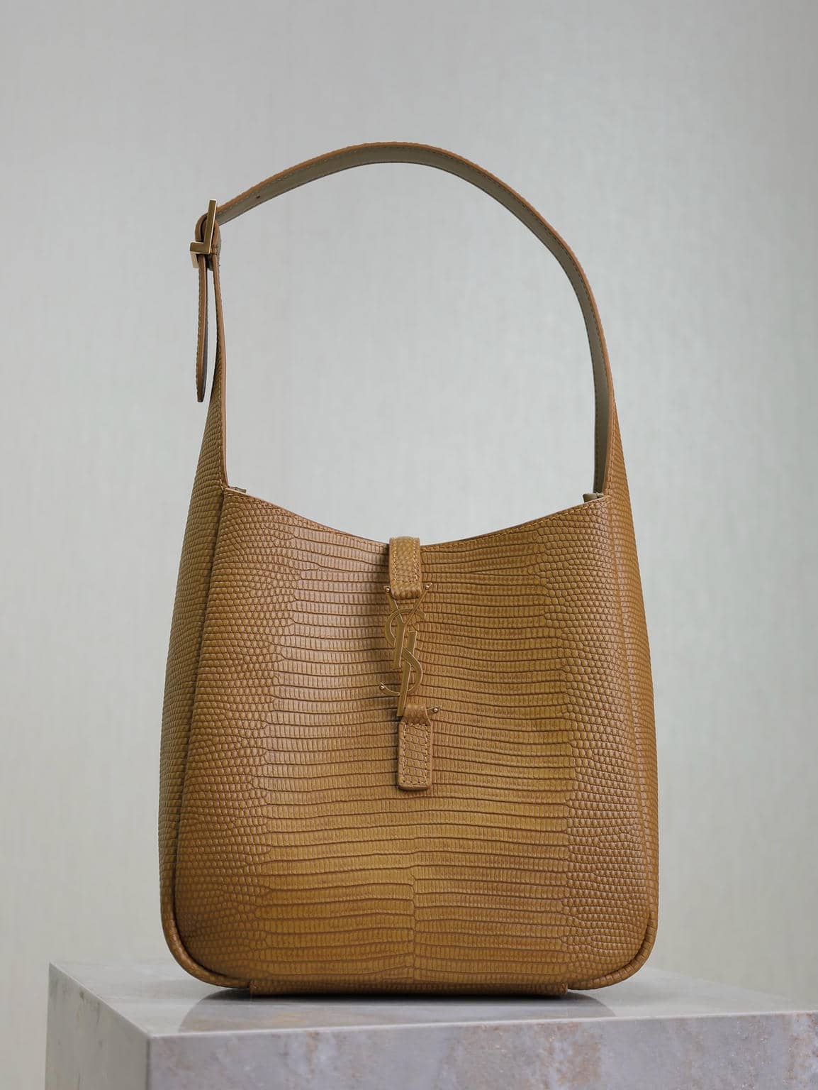 Handbag 2-24